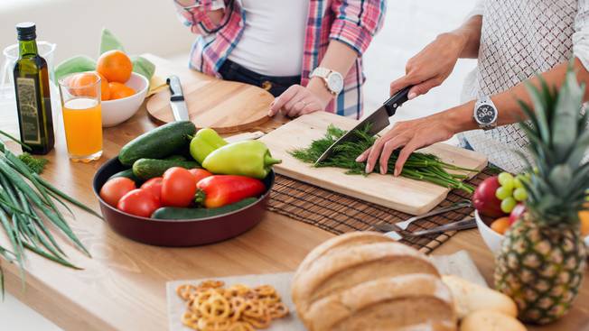 5 prostych pomysłów na zdrowy i szybki obiad - kuchnia-obiad-gotowanie-warzywa