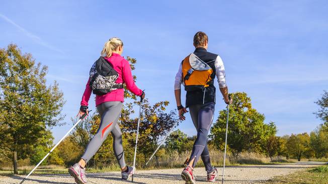Nordic walking – sport nie tylko dla kobiet